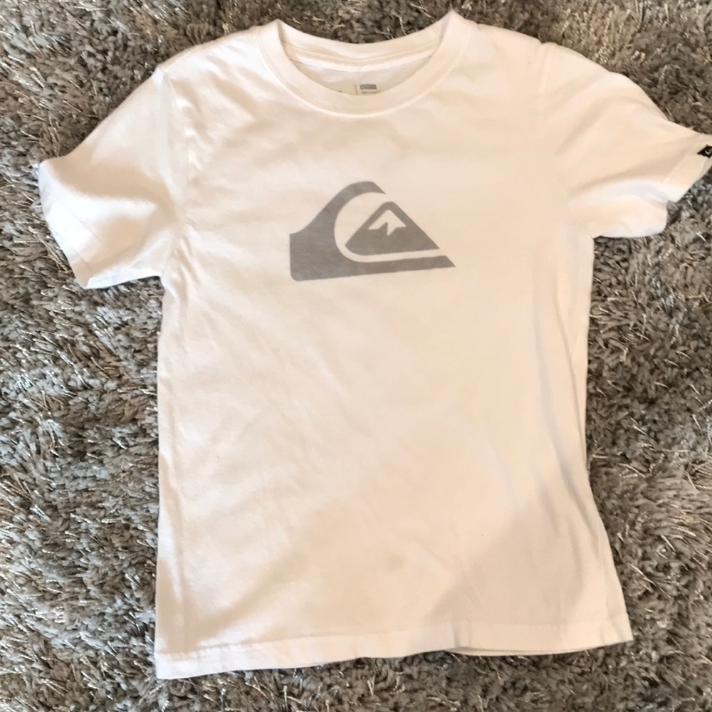 Boys small quicksilver white t shirt